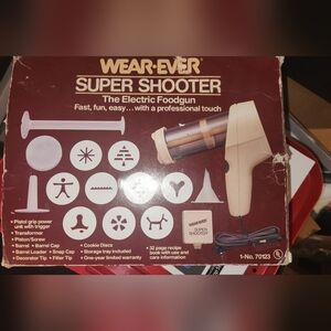Wear-Ever 70123 Super Shooter Electric Cookie Press.